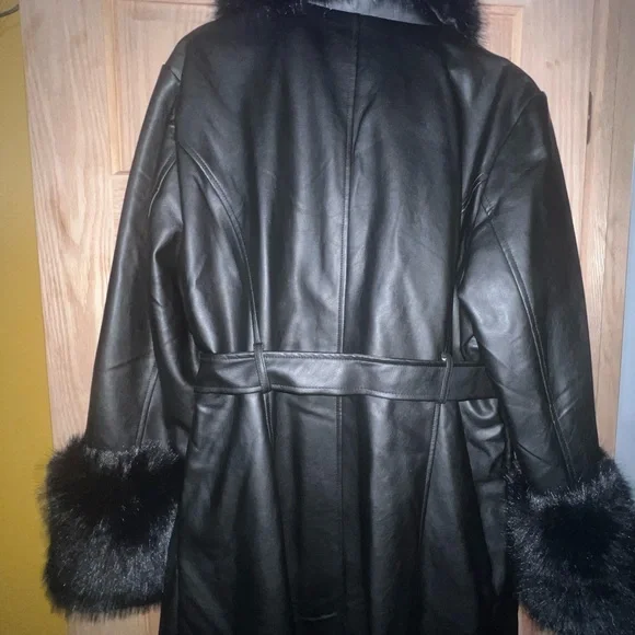 AKIRA Black Faux Leather Coat with Fur Trim NWT size 2x  *SOLDOUT* - Picture 7 of 15
